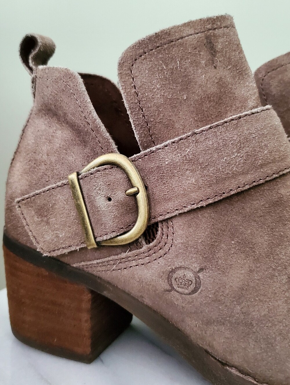 Born Royce Distressed Suede Leather Pull On Ankle Bootie Taupe 7.5 - Picture 2 of 10